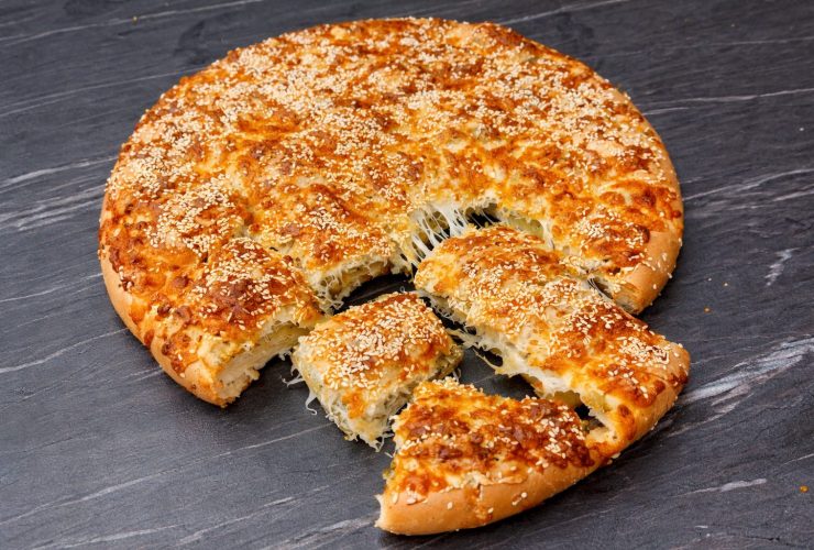 Σκορδόψωμο με δύο στρώσεις τυρί - Cheesy Garlic Bread