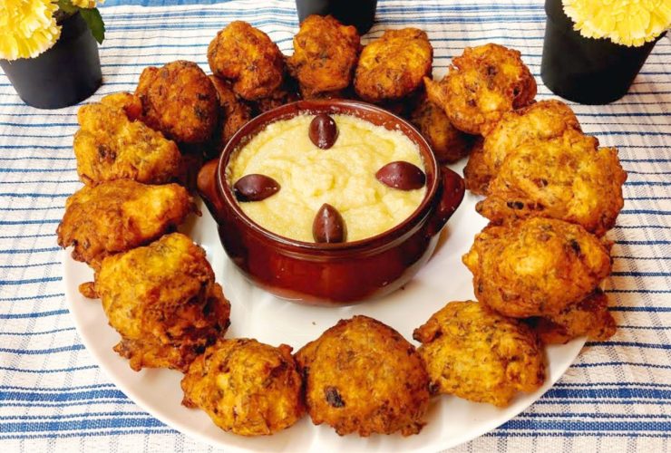 Κροκέτες Μπακαλιάρου (Ξαστός) με Σκορδαλιά - Greek Cod croquettes