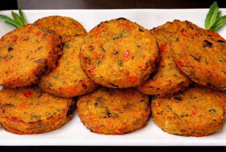 Νηστίσιμα μπιφτέκια λαχανικών σε πιάτο