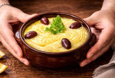 Σκορδαλιά με Πατάτα σε μπολ - Potato Skordalia Garlic dip