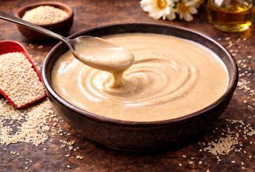 Σπιτικό Ταχίνι με μόνο 2 υλικά σε μπολ