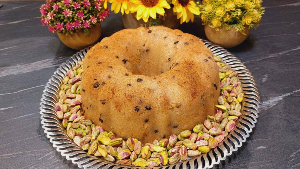 Χαλβάς Σιμιγδαλένιος με λιγότερη ζάχαρη και λάδι σε δίσκο