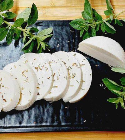 Σπιτικό Τυρί Μοτσαρέλλα - Homemade Mozzarella Cheese