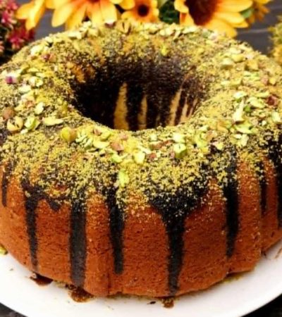 Εύκολο Κέικ με Σιρόπι Σοκολάτας - Easy Cake with Chocolate Syrup