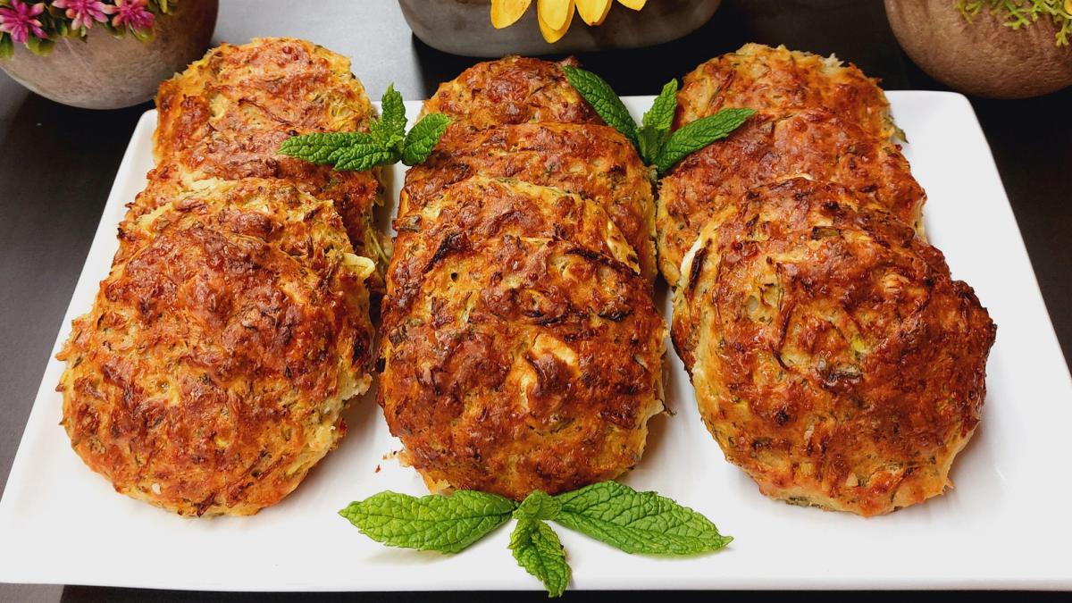 Κολοκυθοκεφτέδες με φέτα στον φούρνο - Baked zucchino fritters - kolokythokefte