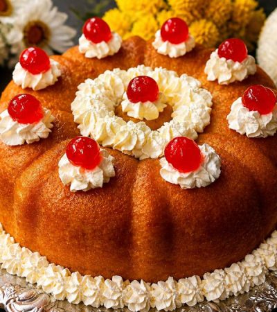 Σιροπιαστός Μπαμπάς σε φόρμα Κέικ - Rum Baba Cake