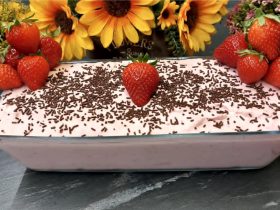 Σπιτικό Παγωτό Φράουλα - Homemade Strawberry Ice Cream