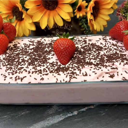 Σπιτικό Παγωτό Φράουλα - Homemade Strawberry Ice Cream