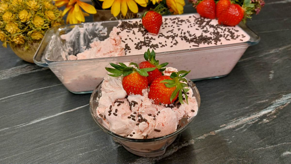 ฮฃฯฮนฯฮนฮบฯ ฮ ฮฑฮณฯฯฯ ฮฆฯฮฌฮฟฯ
ฮปฮฑ - Homemade Strawberry Ice Cream