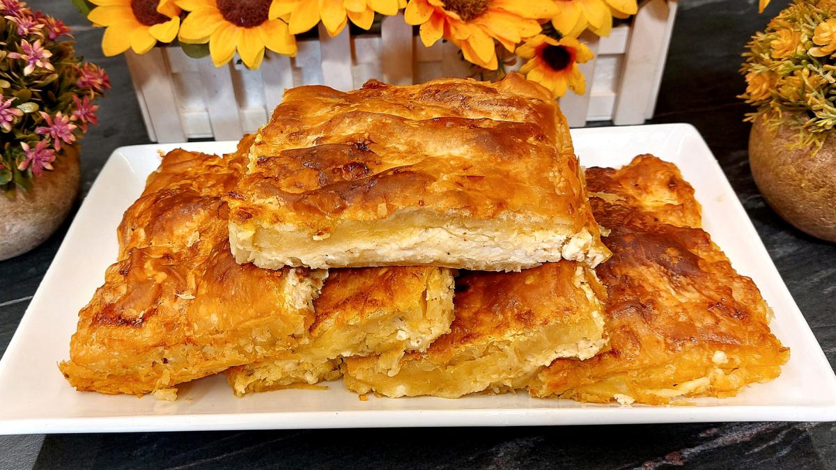 Τυρόπιτα με χωριάτικο φύλλο - Greek Feta Cheese Pie