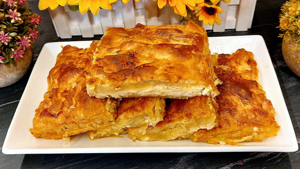 Τυρόπιτα με χωριάτικο φύλλο - Greek Feta Cheese Pie
