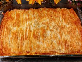 Ζαμπονοτυρόπιτα με φύλλο κρούστας - Ham and cheese pie with phyllo dough