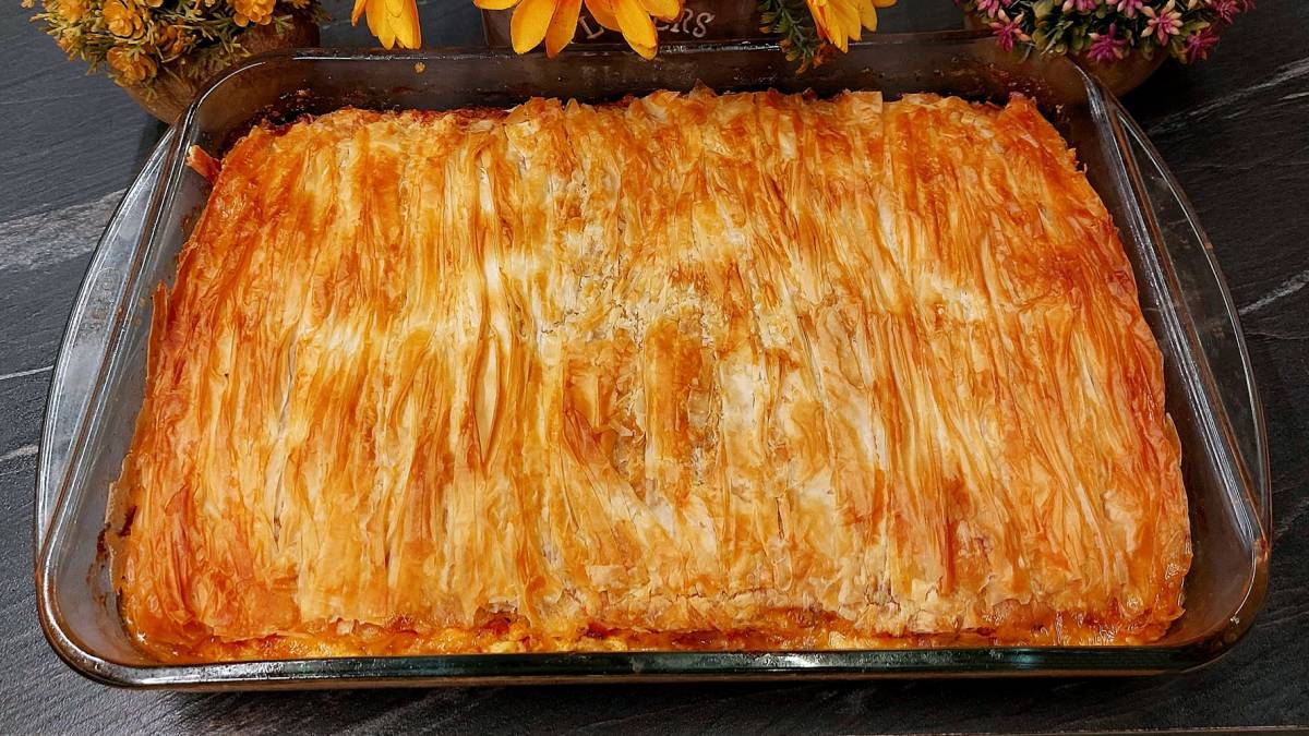 Ζαμπονοτυρόπιτα με φύλλο κρούστας - Ham and cheese pie with phyllo dough