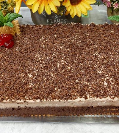 Μπισκοτογλυκό Ψυγείου με Σοκολάτα - Chocolate Icebox Cake