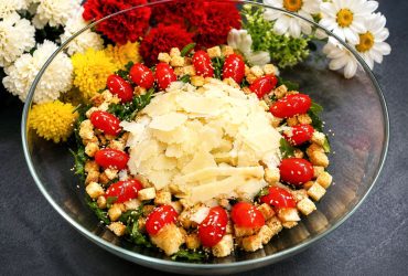 Σαλάτα Ρόκα Παρμεζάνα με Βινεγκρέτ - Arugula Salad with Parmesan & Honey Balsamic Vinaigrette