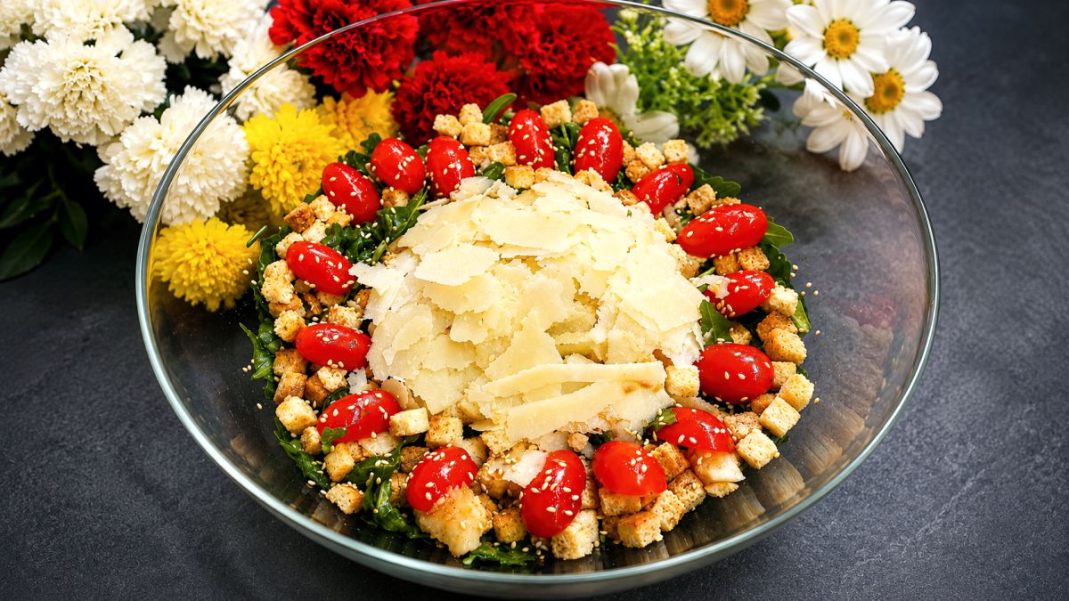 Σαλάτα Ρόκα Παρμεζάνα με Βινεγκρέτ - Arugula Salad with Parmesan & Honey Balsamic Vinaigrette