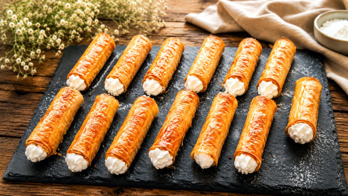 Σαραγλί με παγωτό βανίλια - Saragli with Vanilla Ice Cream