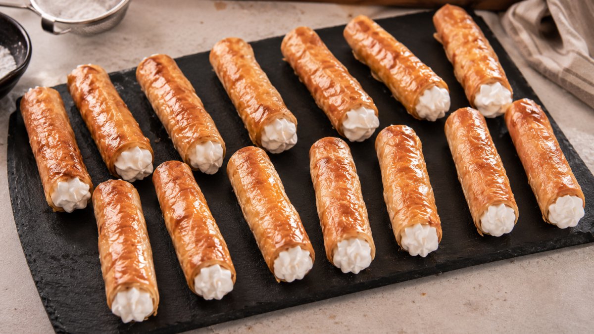 Σαραγλί με παγωτό βανίλια - Saragli with Vanilla Ice Cream