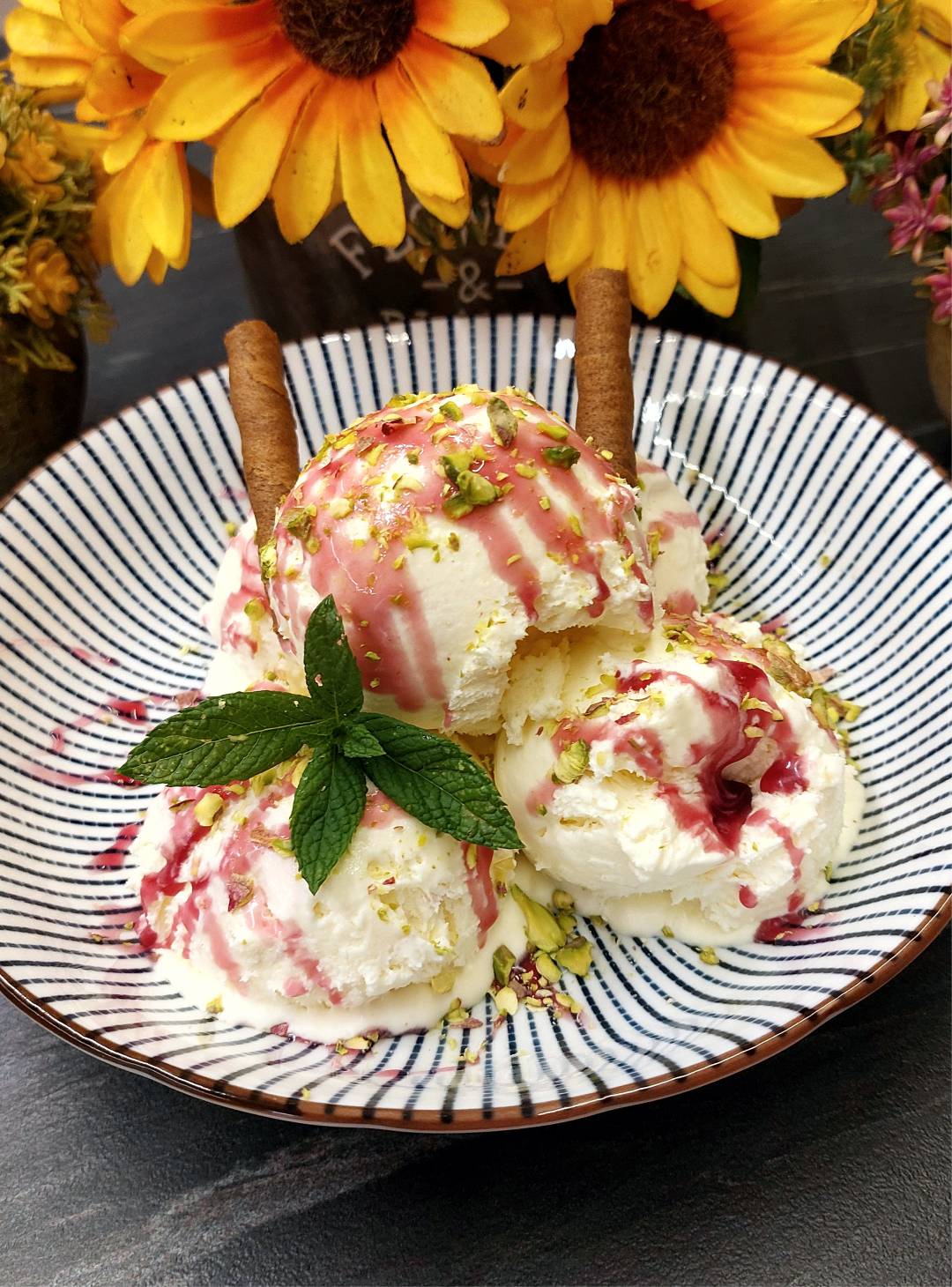 Παγωτό Καϊμάκι - Greek Mastic Ice Cream