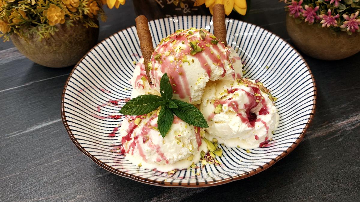 Παγωτό Καϊμάκι - Greek Mastic Ice Cream