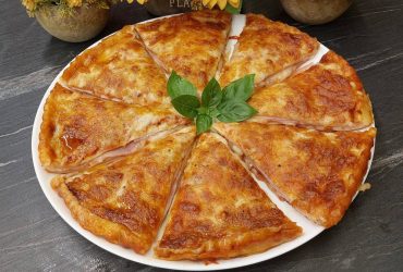 Πίτσα εξπρές με τορτίγια σε 20 λεπτά - Easy Tortilla Pizza