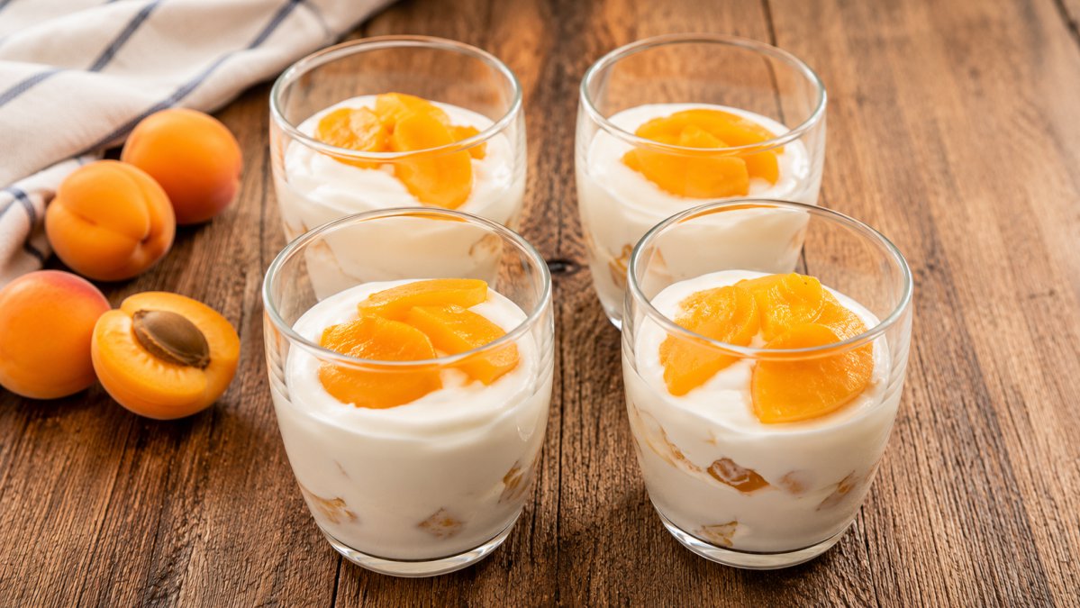 Γιαουρτογλυκό με βερύκοκα - Apricot Yogurt Dessert