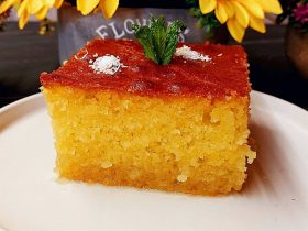 Ραβανί σε πιάτο - Greek Ravani dessert in a plate