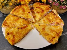 Σνακ με φύλλο κρούστας τυριά και αλλαντικά - Easy Skillet Phyllo Pizza with Cheese and Bacon